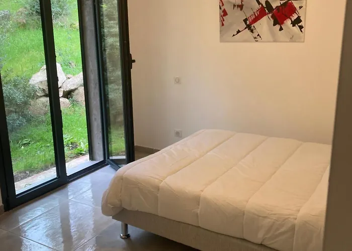 4 Personnes - 2 - Figari (Corsica)